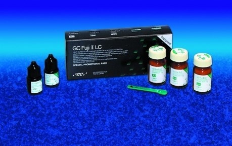 Fuji II LC SPESIAL PROMOTION PACK набор в составе: порошок 3*15 г, жидкость 2*6,8 мл,  мерная ложка 3 шт. 0130029Gc - фото 461524